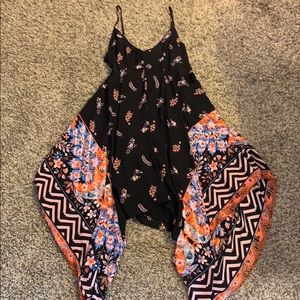 EXPRESS Floral Flowing Dress SIZE (M)